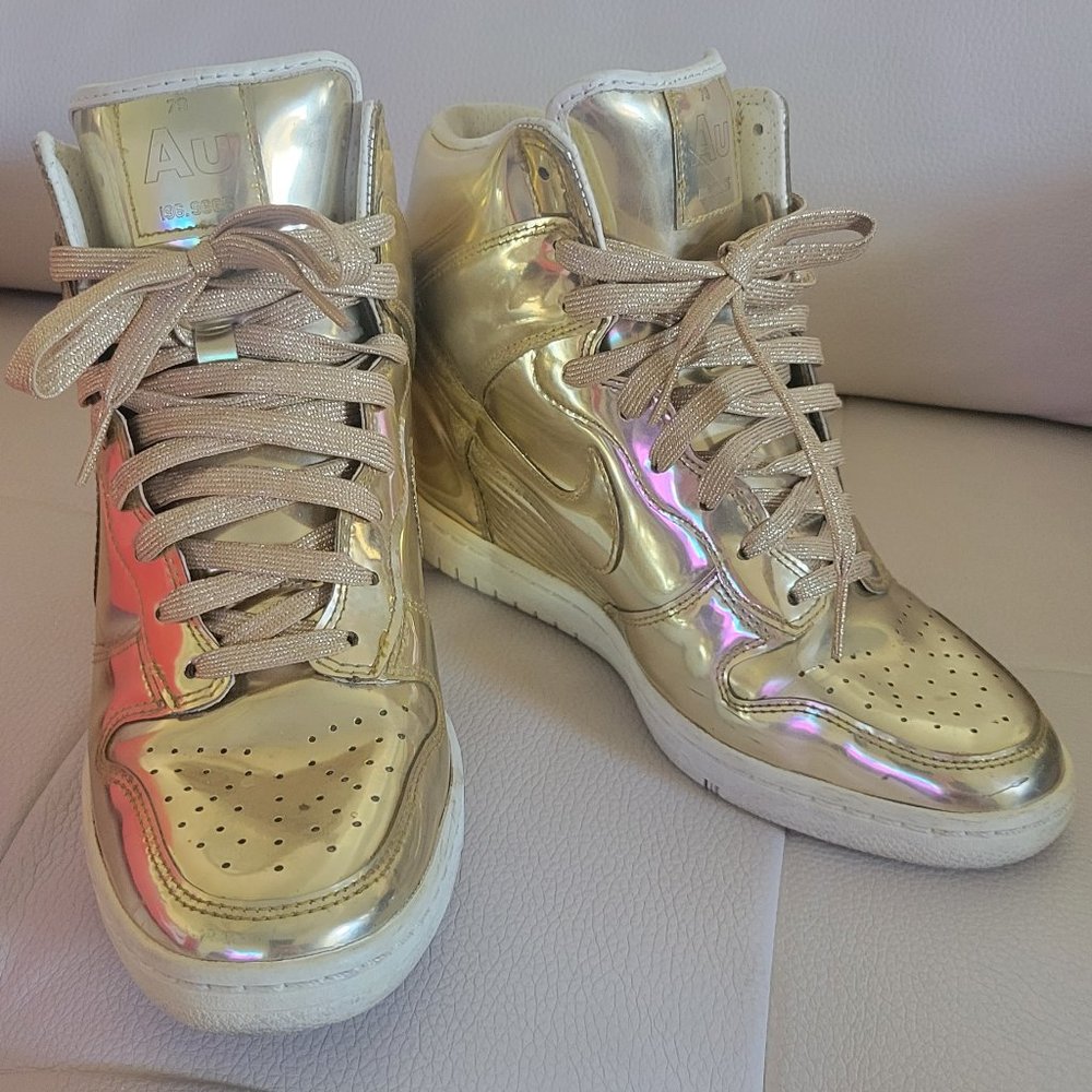 Rare Item! Womens Sky High Dunks in Liquid Gold AU special edition.